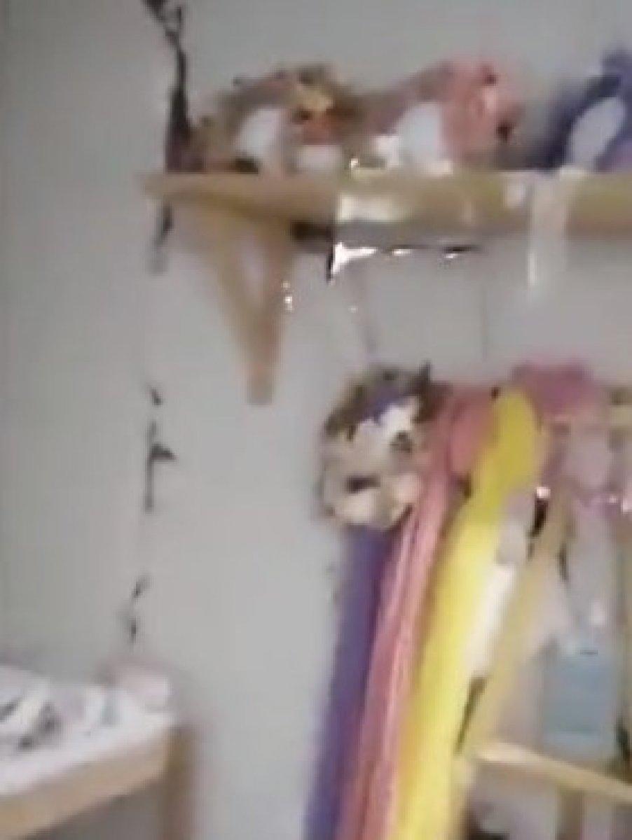 İzmir'deki depremde büyük hasar gören plaza