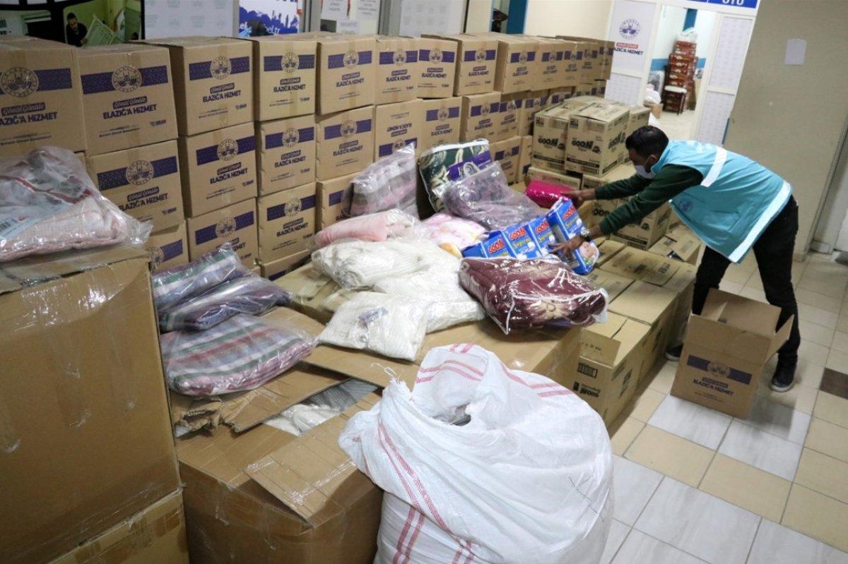Elazığ'dan İzmir'e depremzedeler için yardım gönderildi