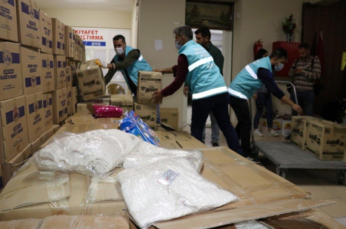 Elazığ'dan İzmir'e depremzedeler için yardım gönderildi