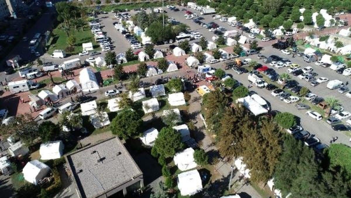 İzmir'de depremzedeler için kurulan çadır kentler havadan görüntülendi