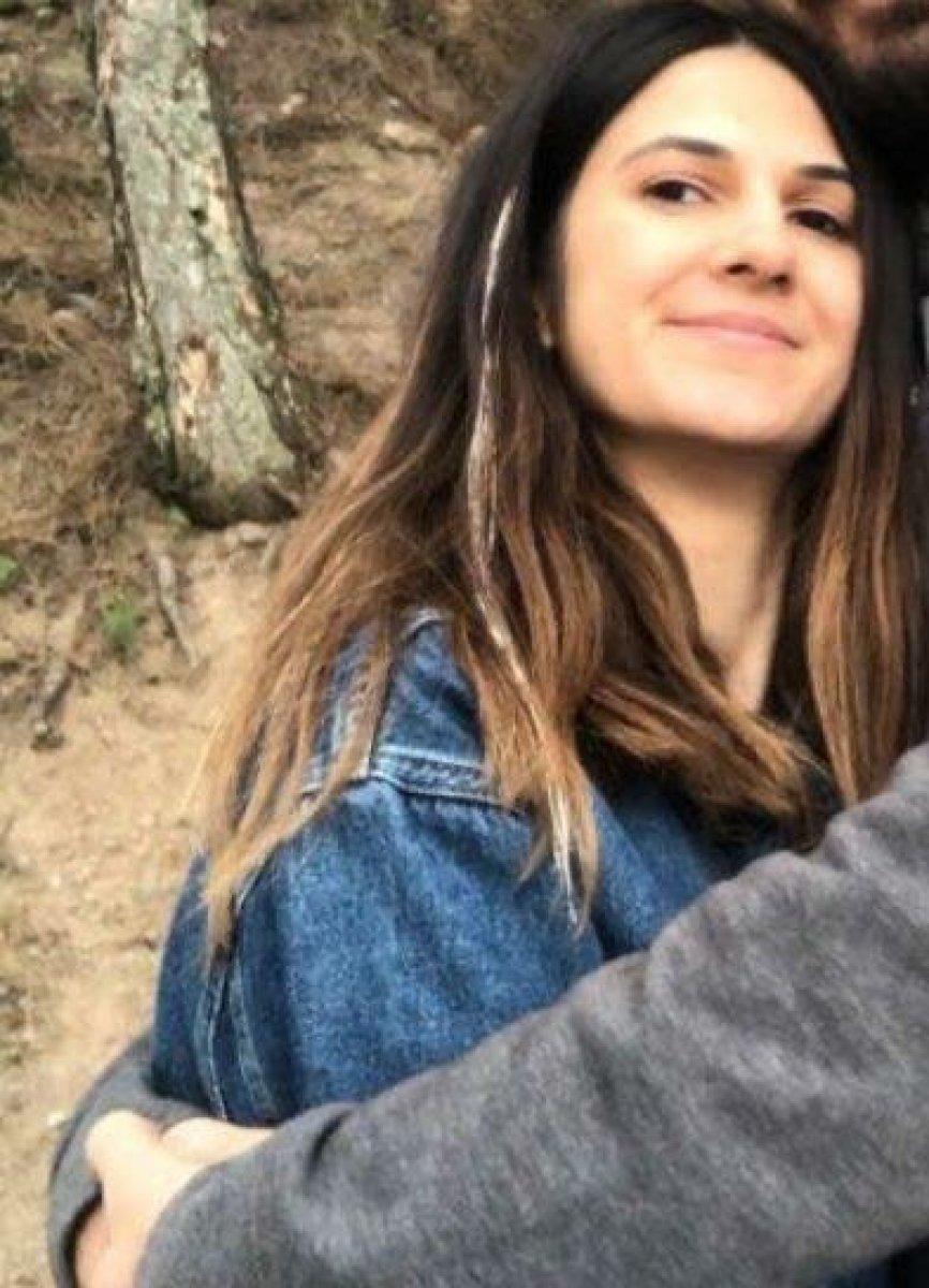 İzmir’deki depremde hayatını kaybeden Buse Demir, toprağa verildi