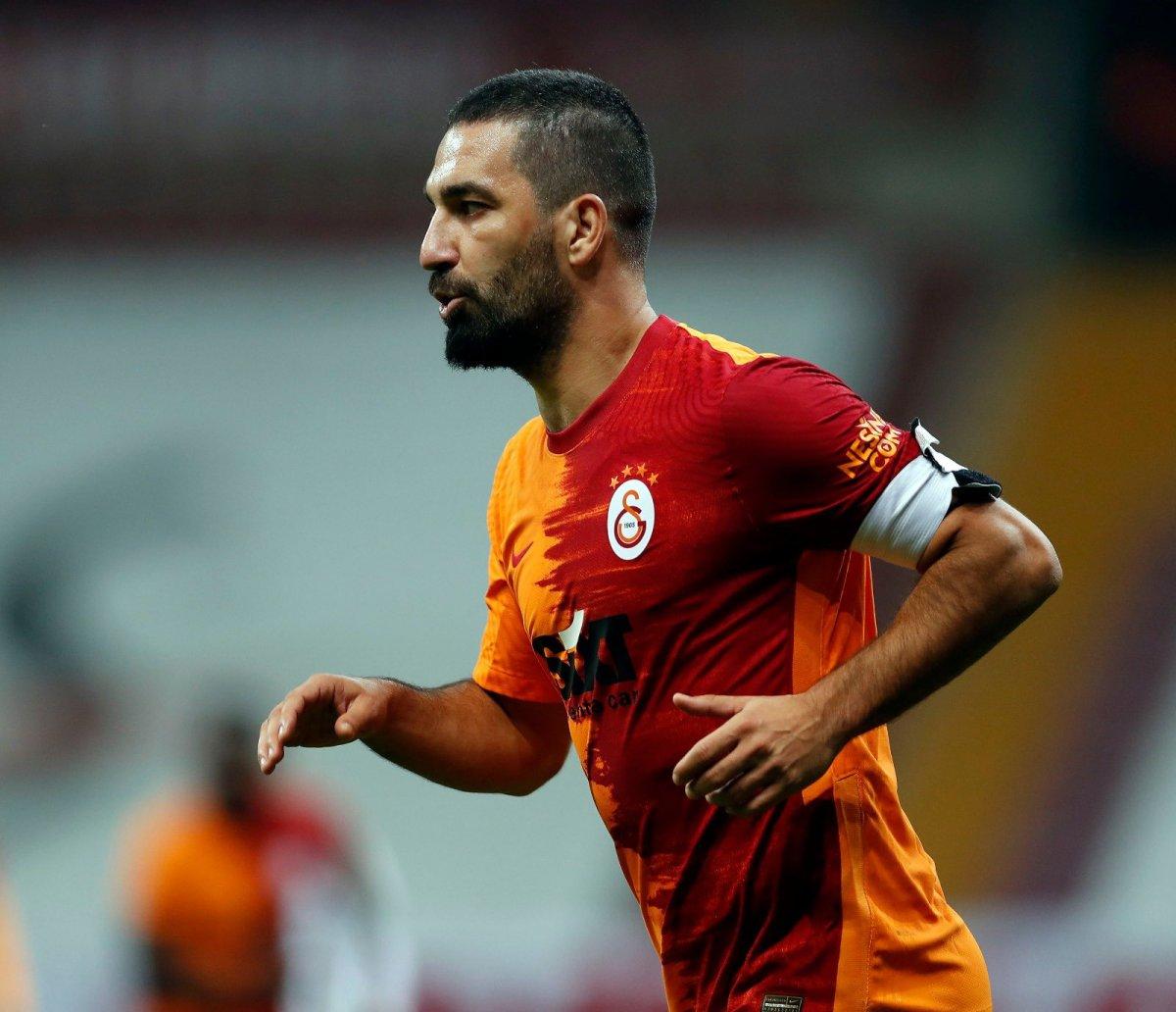 Arda Turan'ın performansı övgü aldı