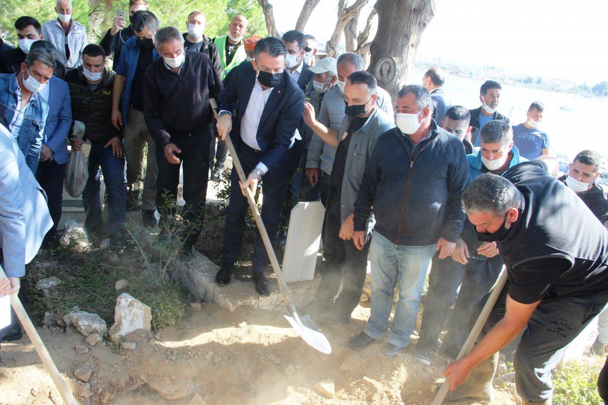 İzmir'de tsunami sonucu vefat eden Fatma Erçetin, son yolculuğuna uğurlandı