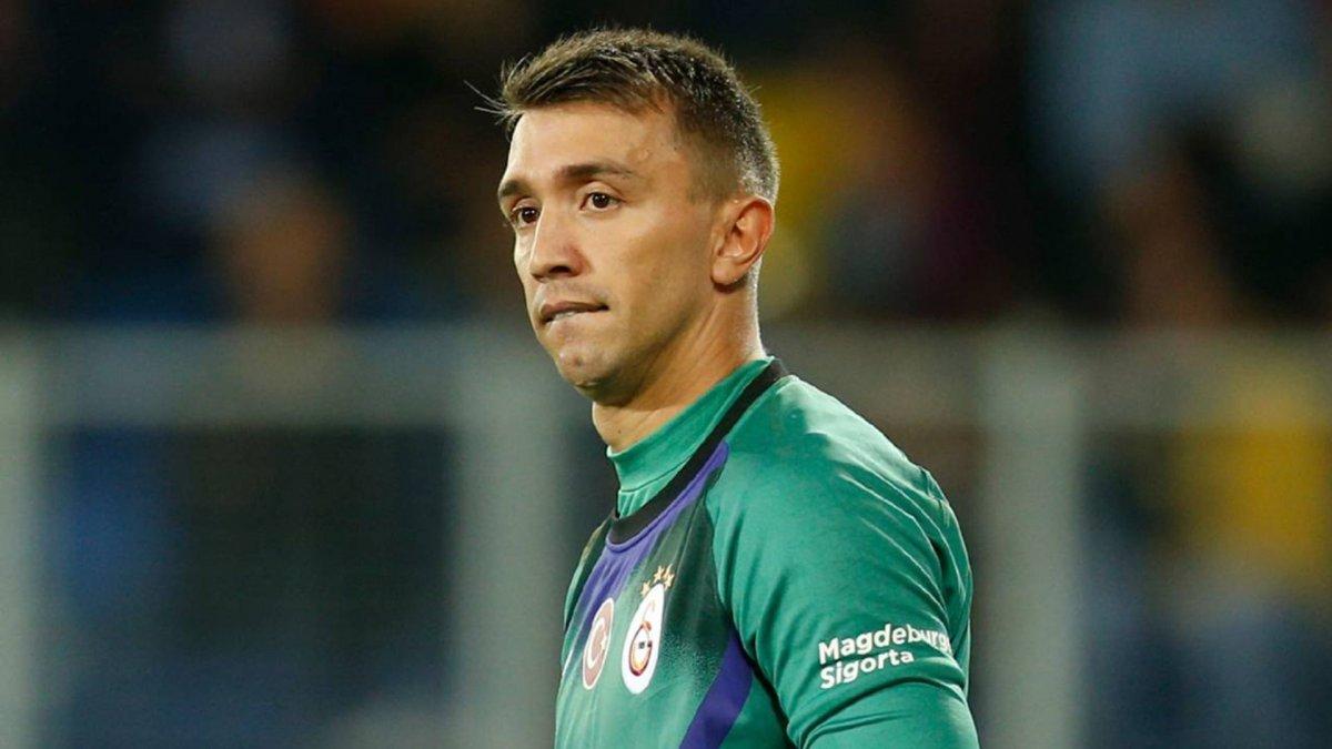 Galatasaray Muslera'yı her konuda arıyor