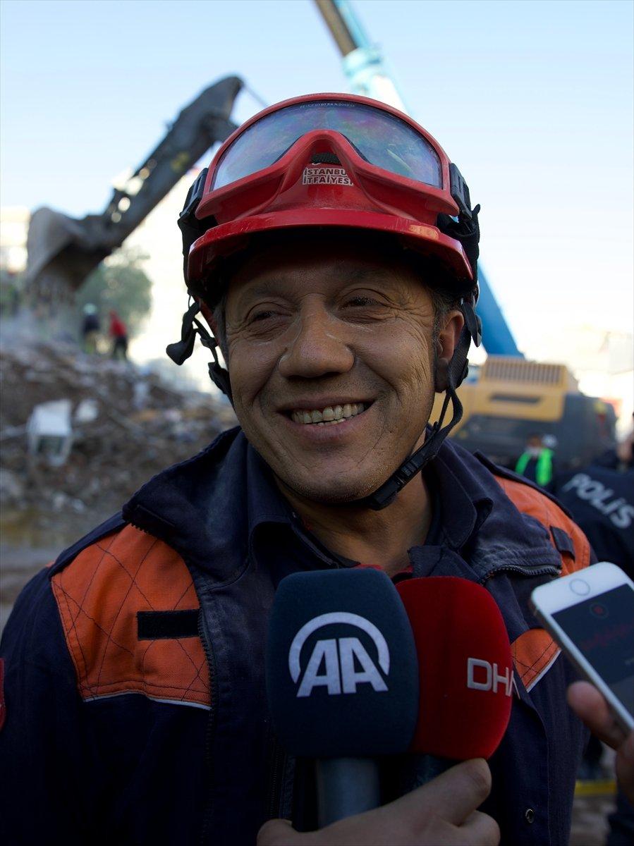 Elif bebeğin elini tutan itfaiyeci o anları anlattı