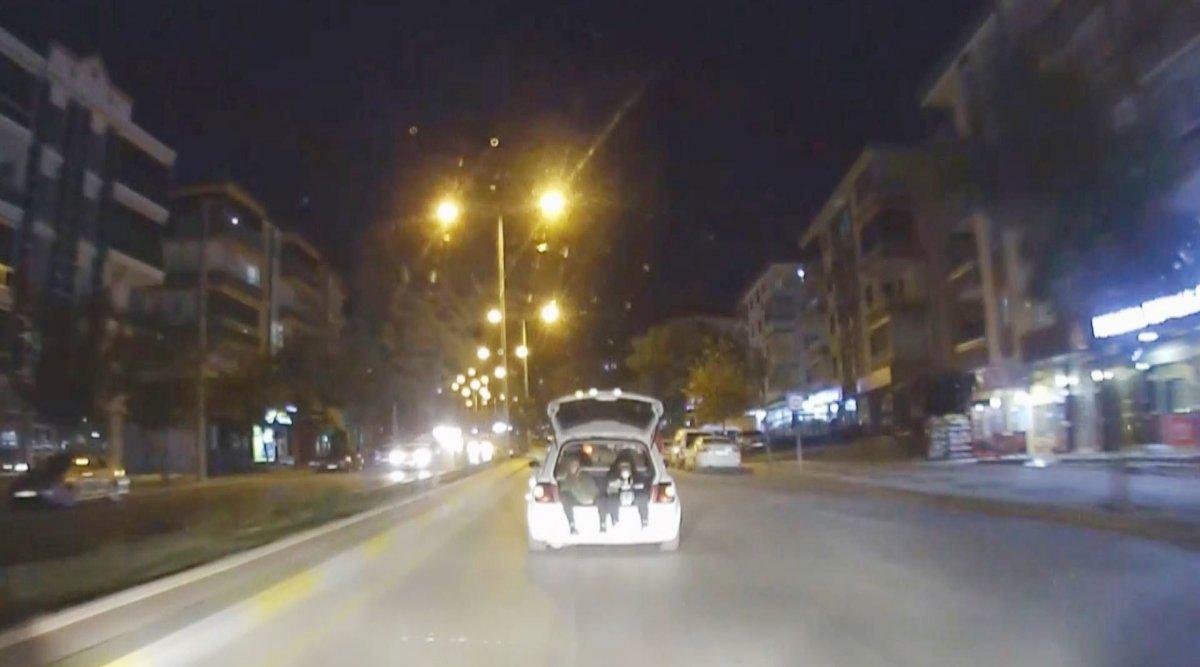 Aksaray'da 2 genç bagajda tehlikeli yolculuk yaptı