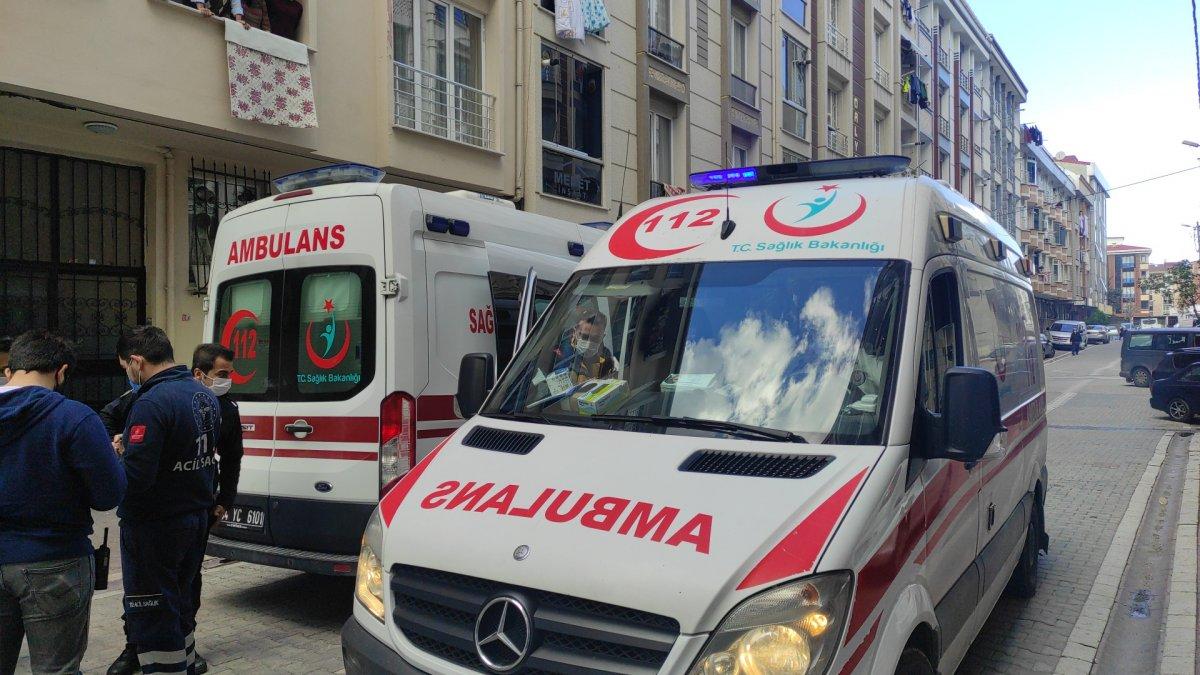 Esenyurt’ta tartıştığı eşini bıçakladı sonra polisi aradı