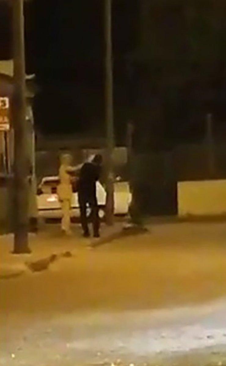 Hatay'da bir kadın sokak ortasında erkeğe şiddet uyguladı