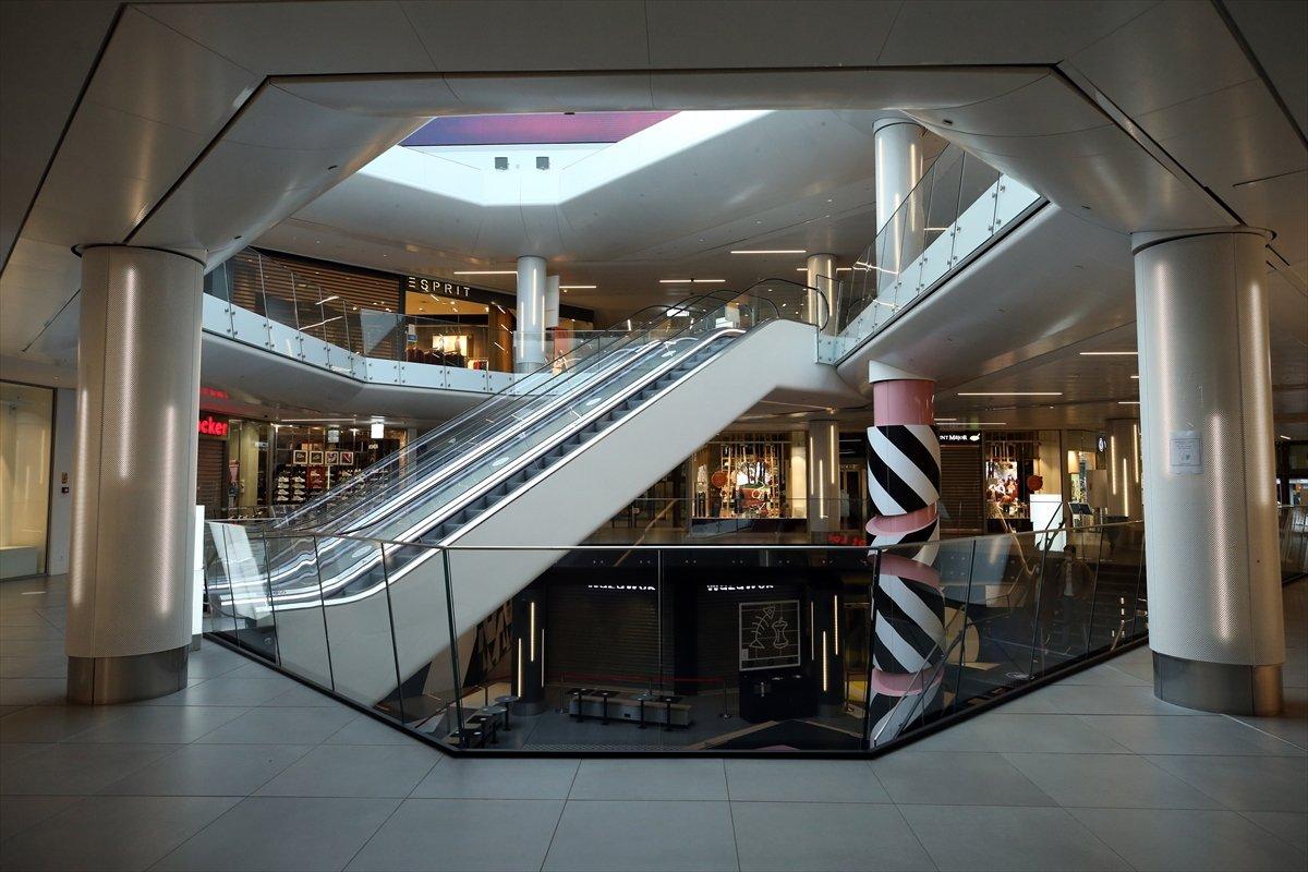 Belçika'da mağazalar kapatıldı