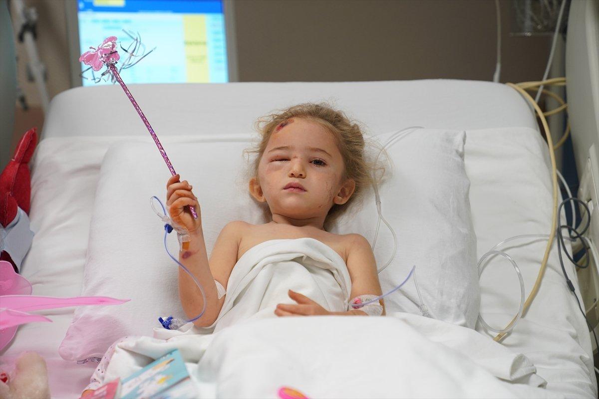 Enkaz altından 65 saat sonra çıkarılan Elif'ten yeni görüntüler