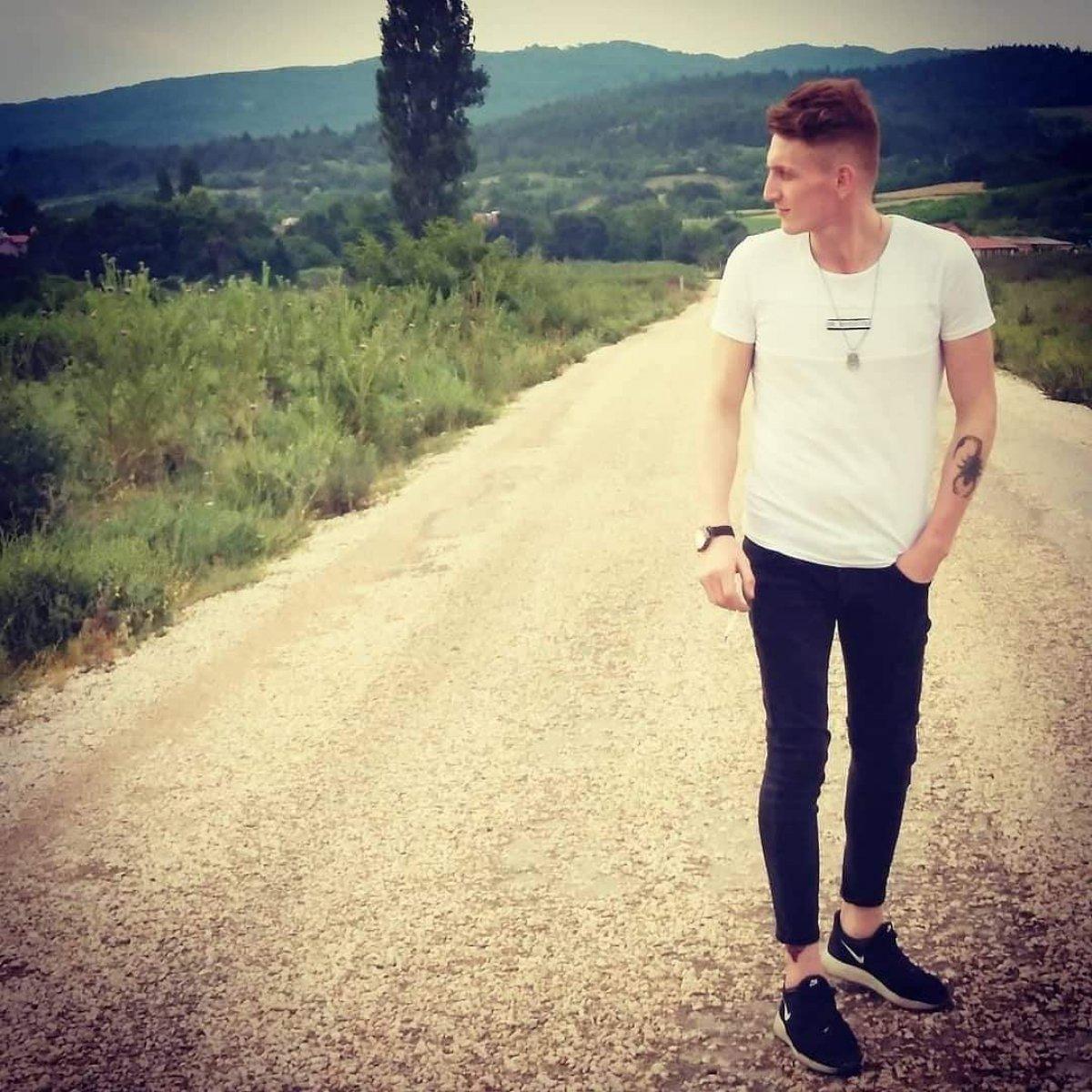 Bursa'da çarpışma sırasında yola fırlayan 2 genç öldü