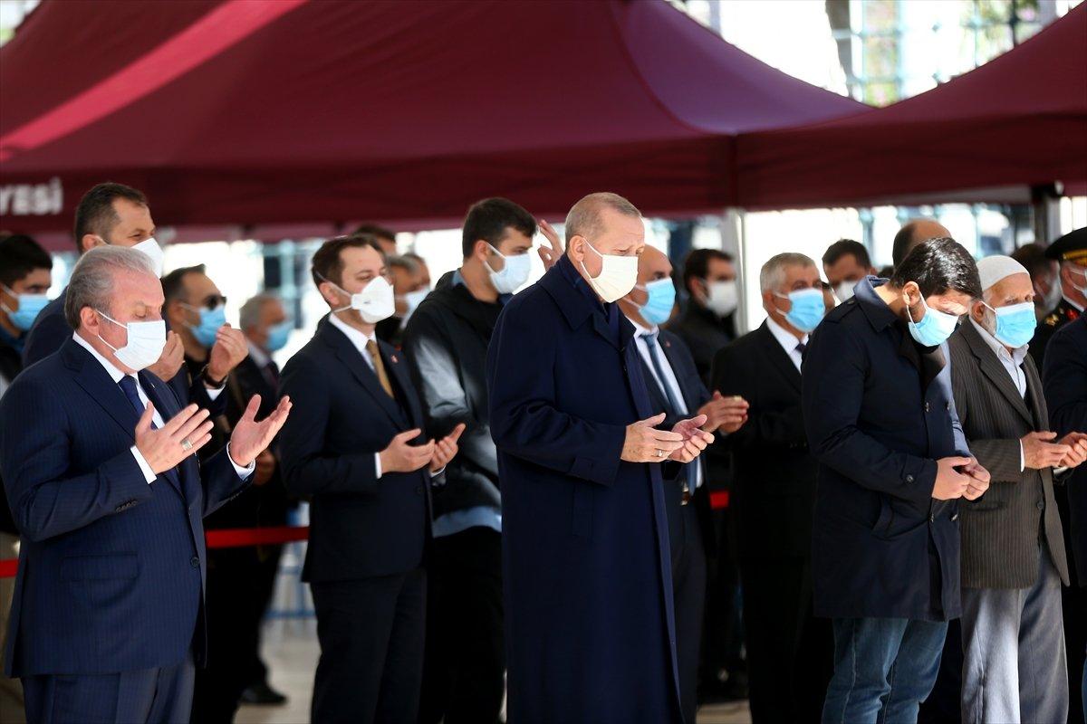 Burhan Kuzu için cenaze töreni düzenlendi