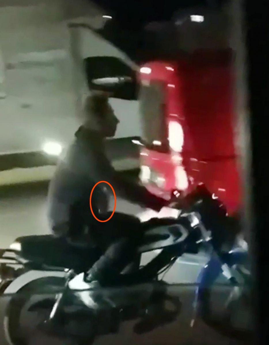 Antalya'da elinde birayla motosiklet kullandı