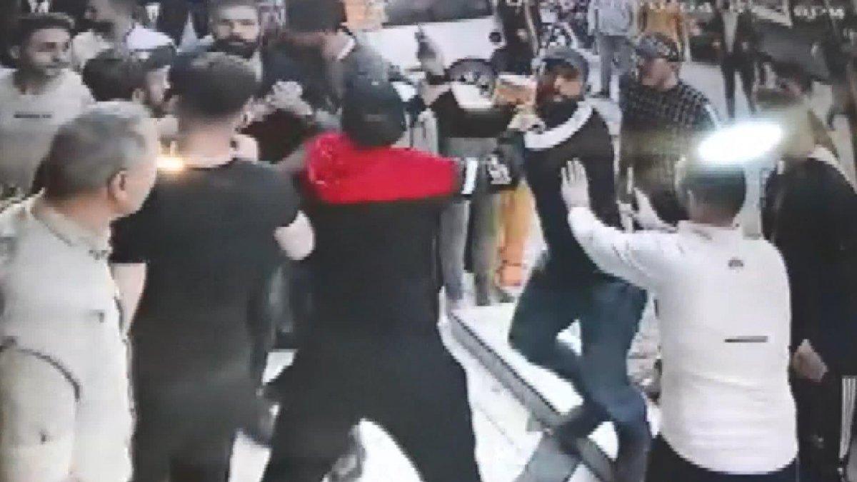 Esenyurt'ta bıçaklı tadilat kavgası kamerada