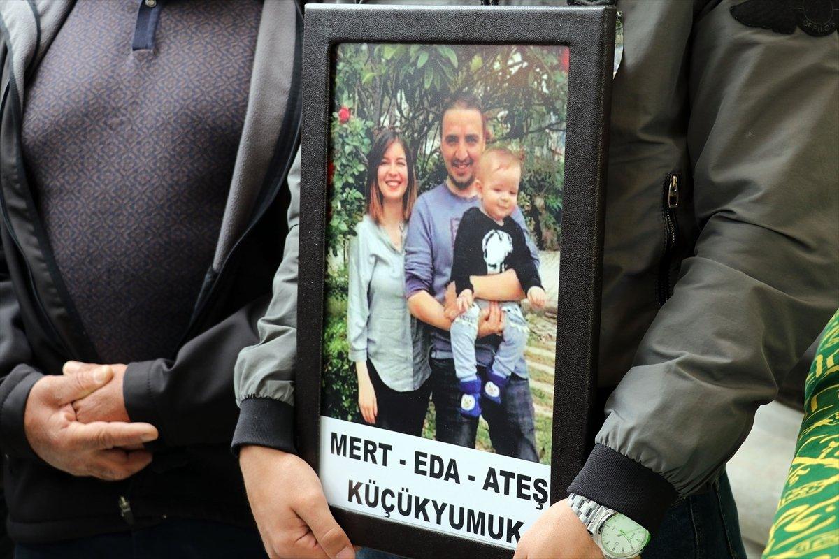 İzmir depreminde hayatını kaybeden aile defnedildi