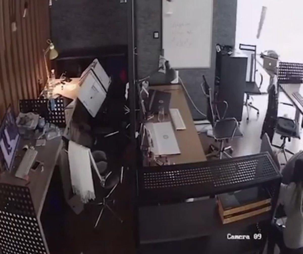 İzmir depremi, bir reklam ajansının kameralarına yansıdı