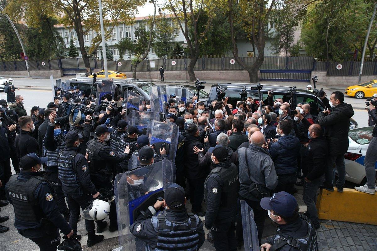 TBMM Dikmen kapısı önünde eylem