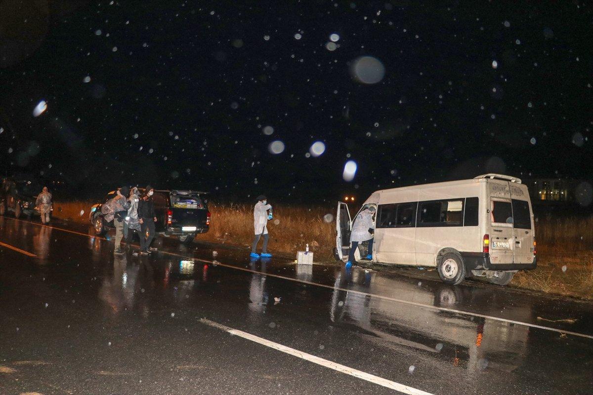 Van'da göçmenleri taşıyan minibüs kaza yaptı: 1 ölü 7 yaralı