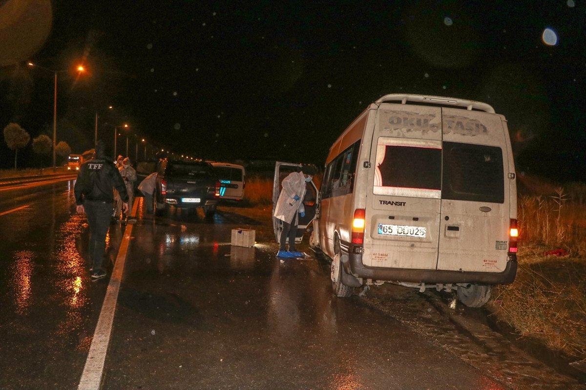 Van'da göçmenleri taşıyan minibüs kaza yaptı: 1 ölü 7 yaralı