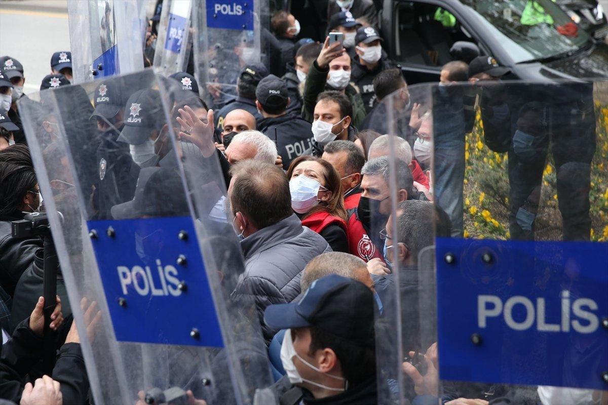 TBMM Dikmen kapısı önünde eylem