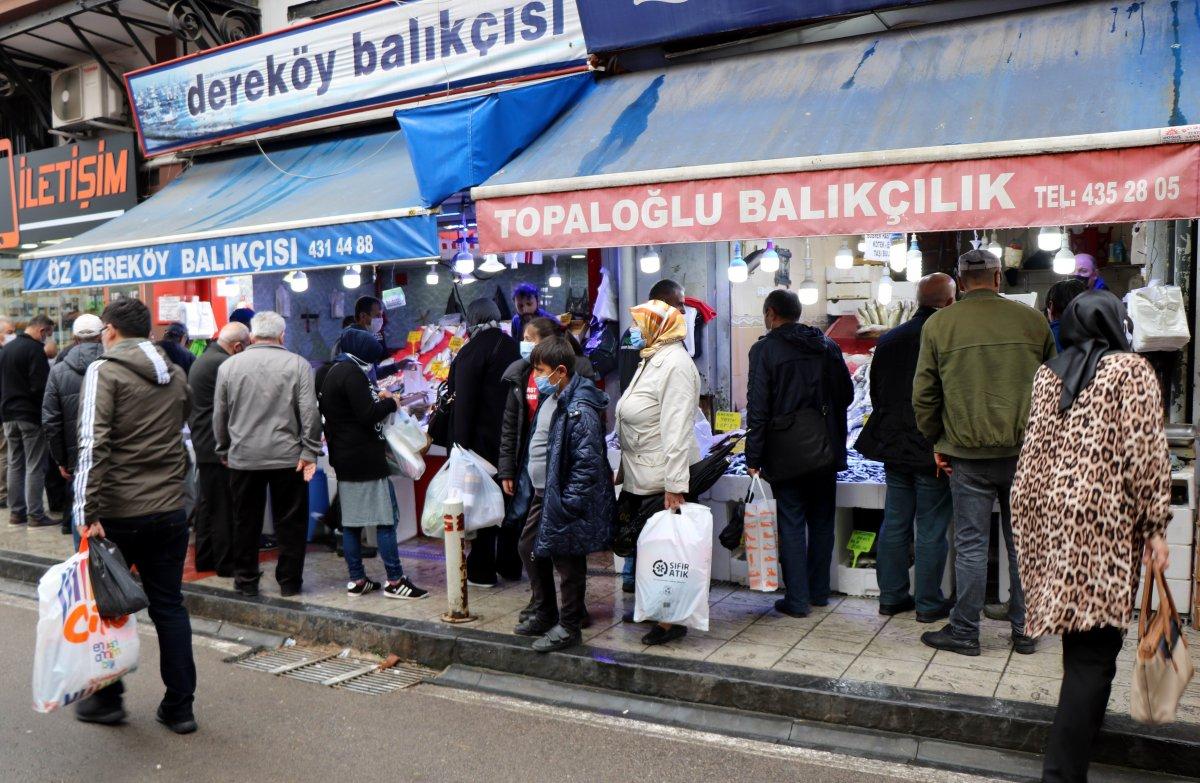 Kapış kapış giden hamsinin kilosu 20 TL’den satılıyor