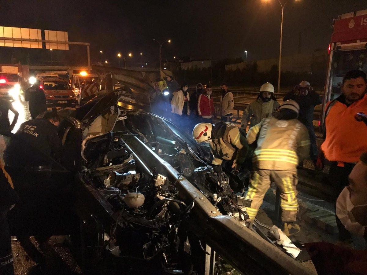 TEM'de bir otomobil bariyerlere çarptı: 1 ölü