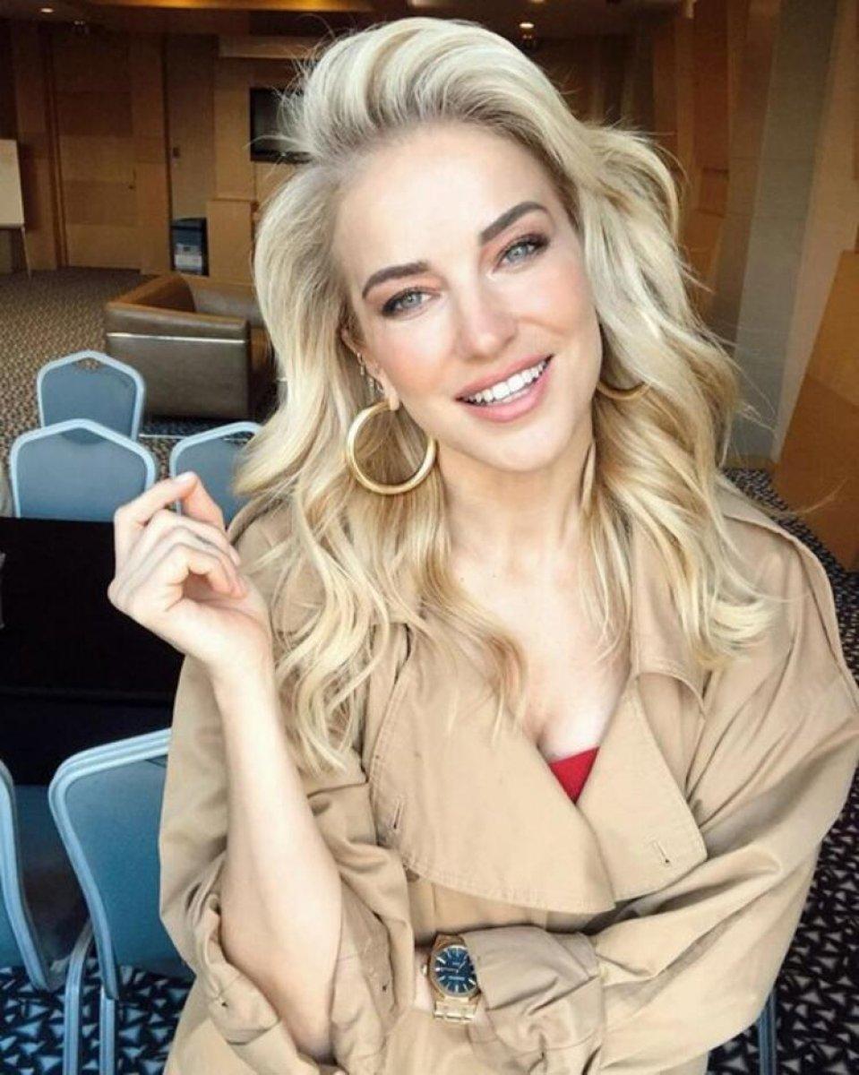 Burcu Esmersoy: Beni ev partilerine davet etmiyorlar