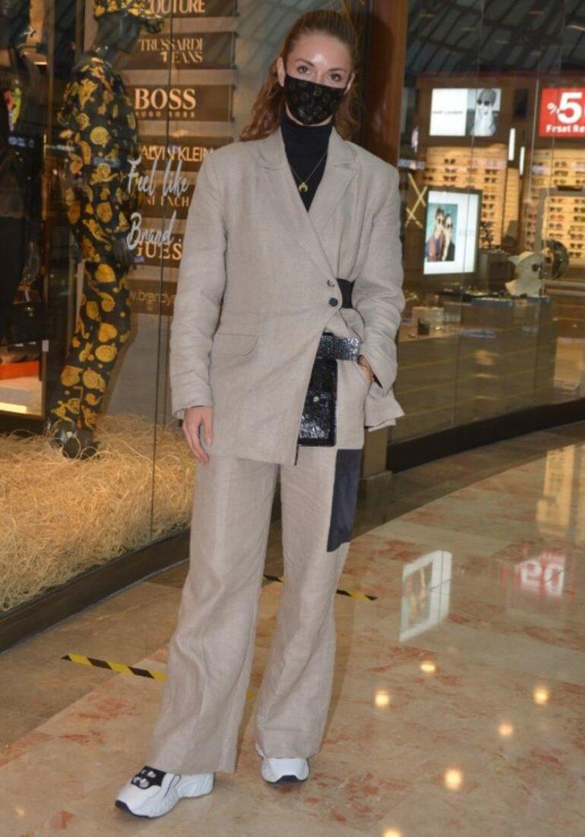 Yasemin Allen dinlenmeye çekildi