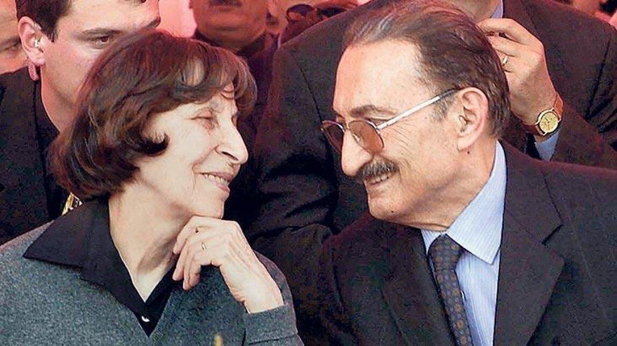 Bülent Ecevit 14'üncü ölüm yıl dönümü: Bülent Ecevit kimdir? Eski Başbakan Bülent Ecevit'in hayatı