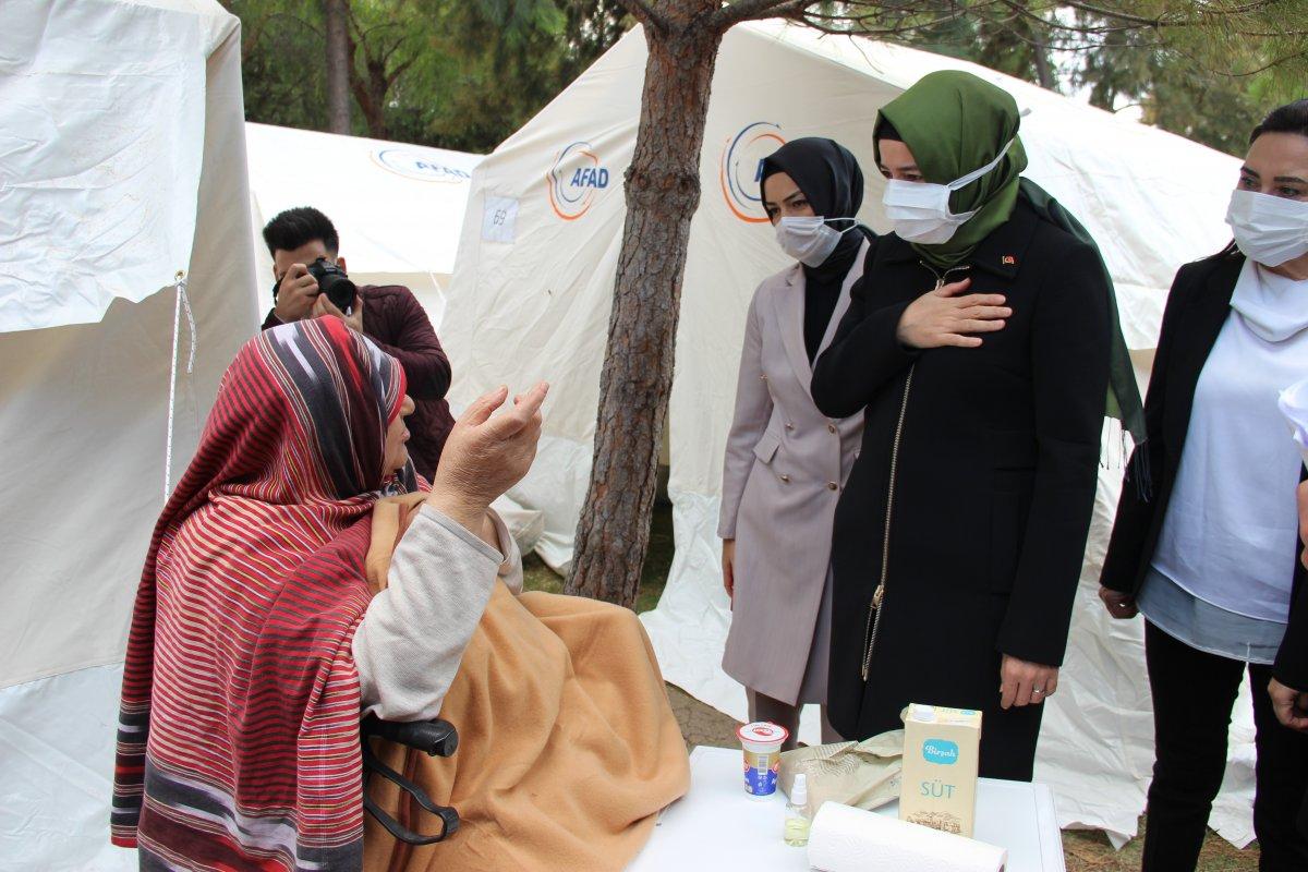 İzmir'de çadırda kalan Trabzonlu nine: Tayyip Erdoğan’ı tanıyor musun?