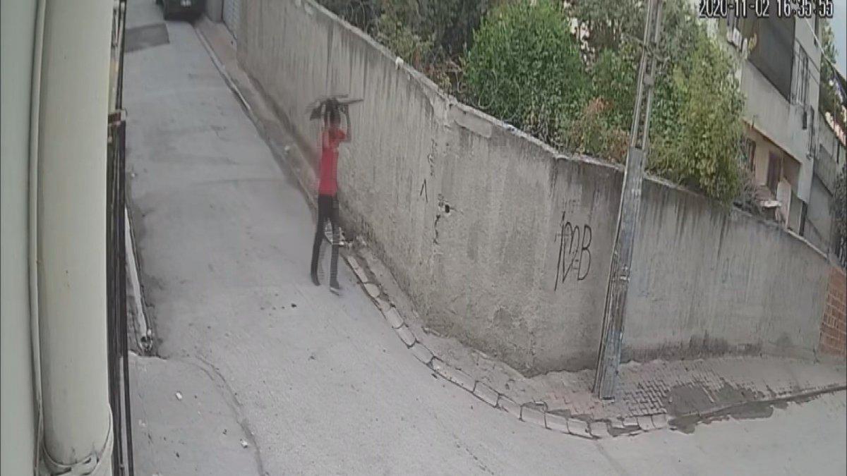 Adana’da çaldığı televizyonu başında taşıdı