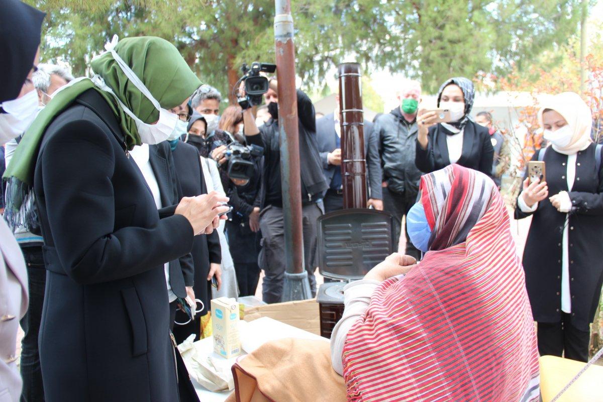 İzmir'de çadırda kalan Trabzonlu nine: Tayyip Erdoğan’ı tanıyor musun?