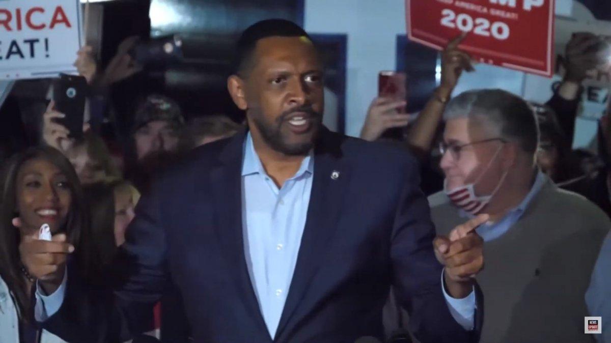 Cumhuriyetçi Meclisi Üyesi Vernon Jones: Ateş açmaya hazırlanıyoruz