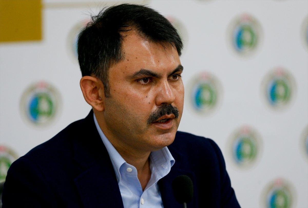 Murat Kurum: Evi az hasarlı olan vatandaşlar evlerine girebilir