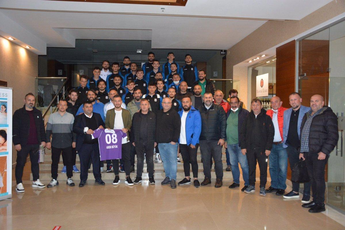 Adem Büyük'ten Hopaspor'a maddi destek