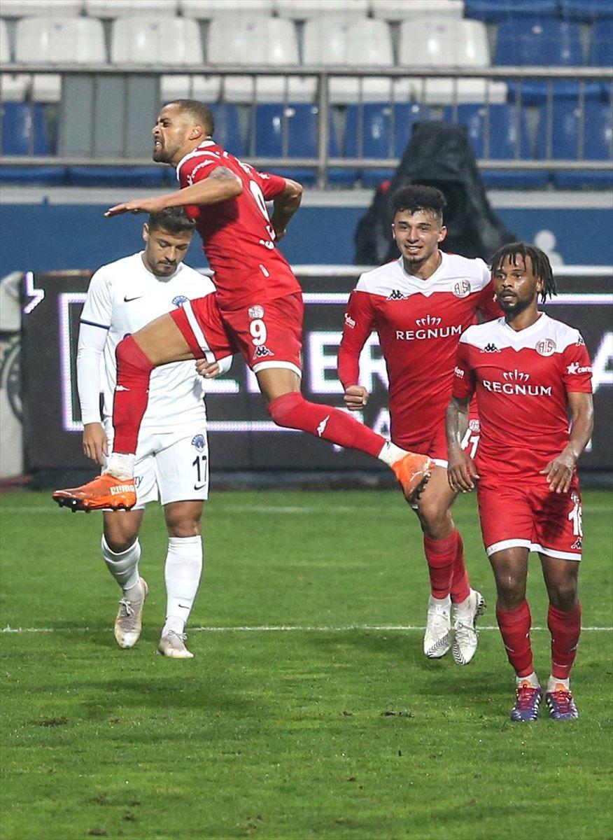 Antalyaspor 2-0'dan geri döndü