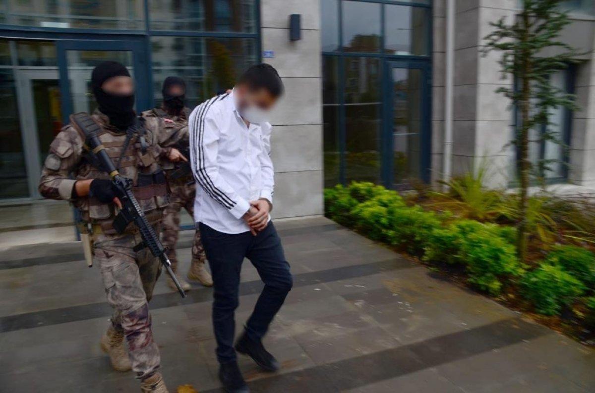 Kocaeli'de internet üzerinden dolandırıcılık yapan çete çökertildi