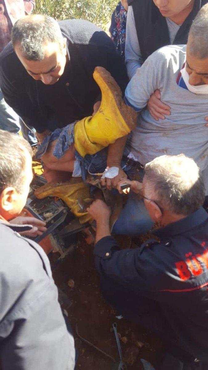 Kahramanmaraş'ta tarlada çalışırken ayaklarını çapa makinesine kaptırdı