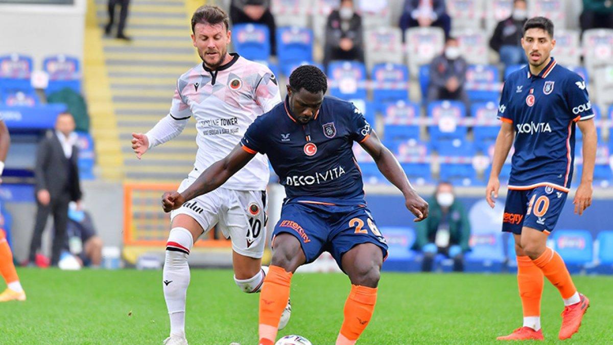 Başakşehir 90+4'te Mehmet Topal'la 3 puanı aldı