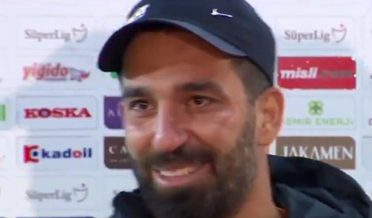 Arda Turan, gözyaşlarını tutamadı