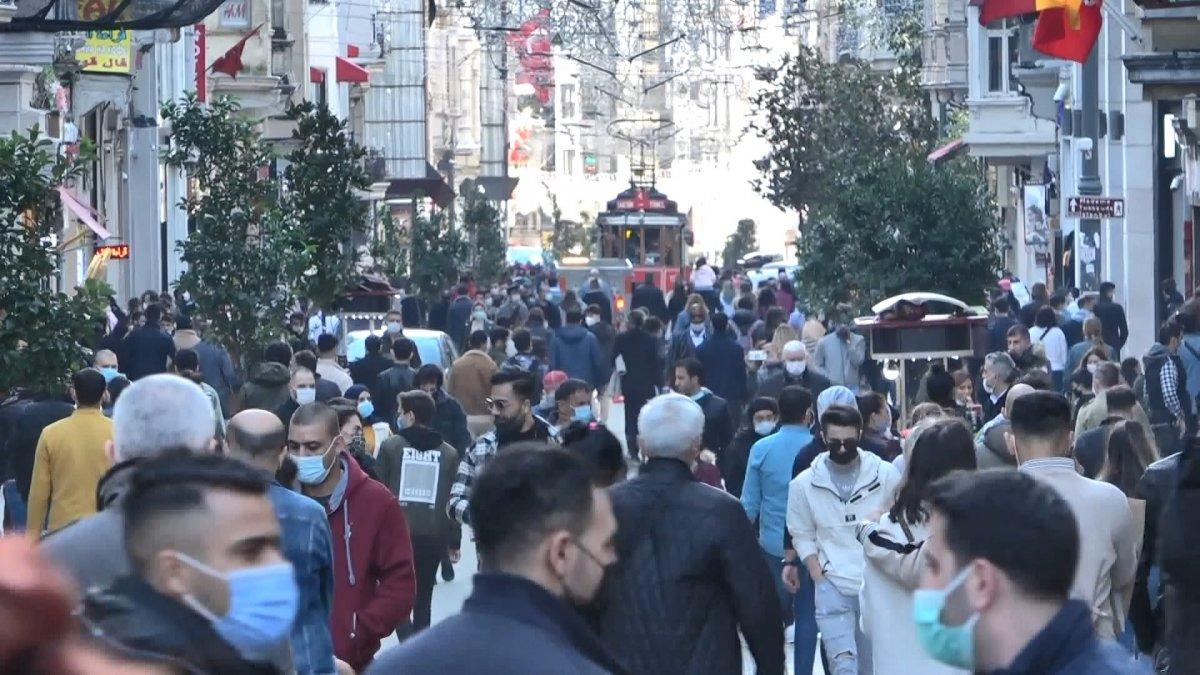 Taksim’de korkutan kalabalık