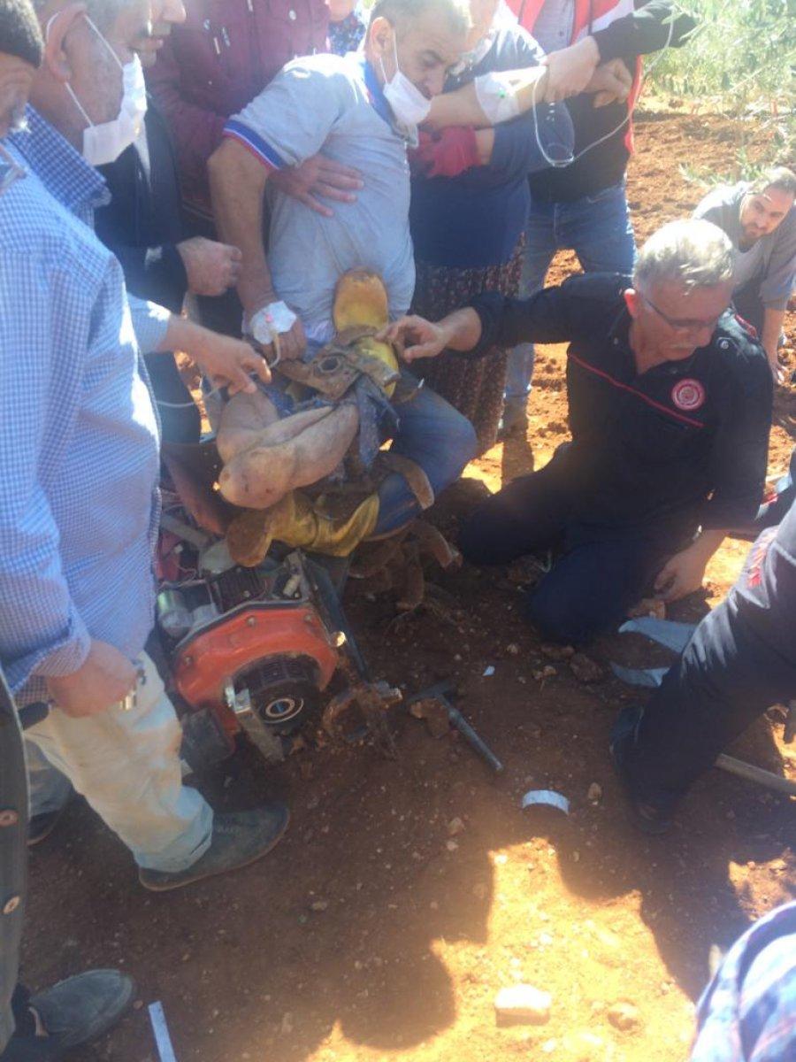 Kahramanmaraş'ta tarlada çalışırken ayaklarını çapa makinesine kaptırdı