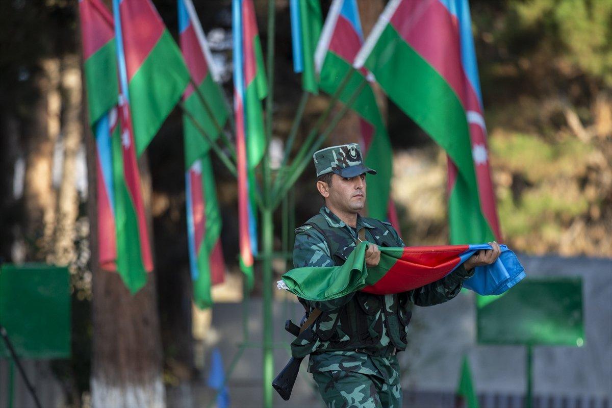 Zengilan'daki karakollara, Azerbaycan bayrakları çekildi