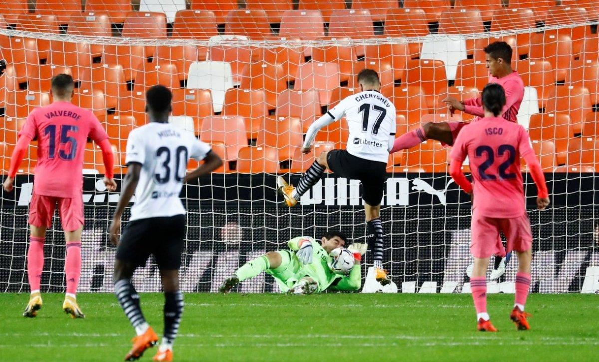 Real Madrid deplasmanda Valencia'ya, 4-1 mağlup oldu