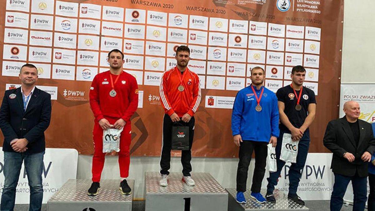 Milli güreşçiler, Polonya'da 34 madalya kazandı