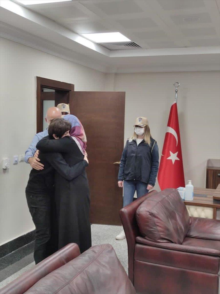 Diyarbakır'da evlat nöbetindeki bir aile daha evladına kavuştu