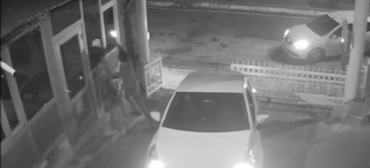 Pendik'te site sakininin güvenlik görevlisine saldırdığı anlar