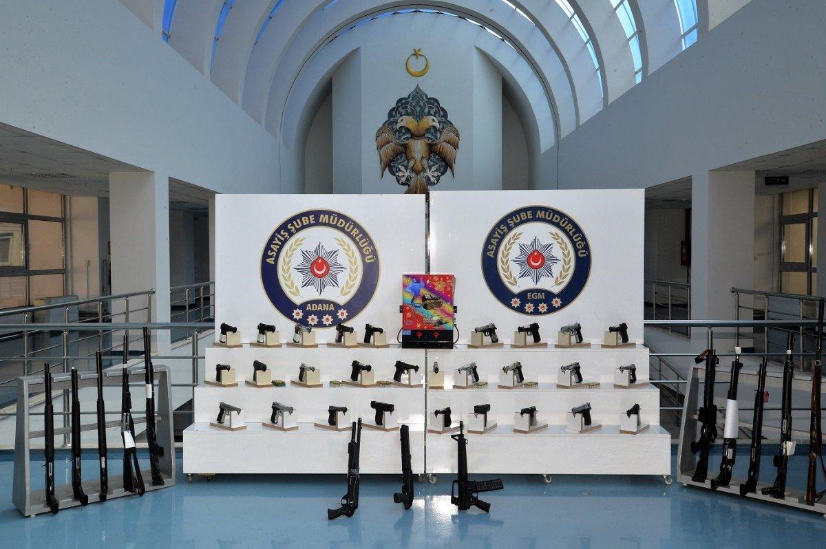 Adana'da 80 adet ruhsatsız silah ele geçirildi
