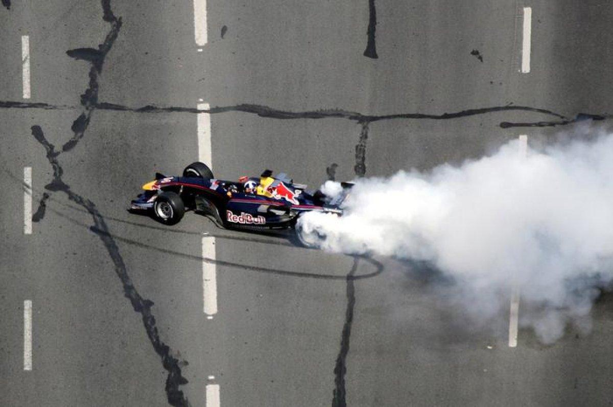 F1 takımı Alpha Tauri'nin aracı Bebek sahilinde arıza yaptı