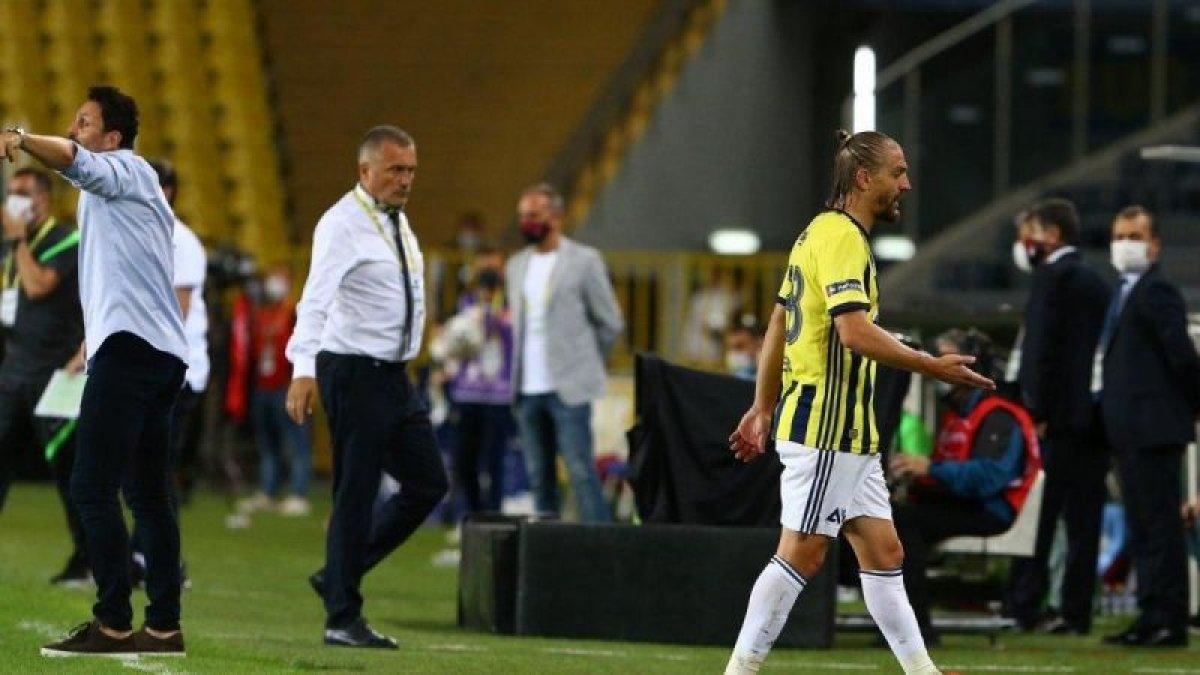 Erol Bulut, Caner Erkin'i kulübeye çekiyor